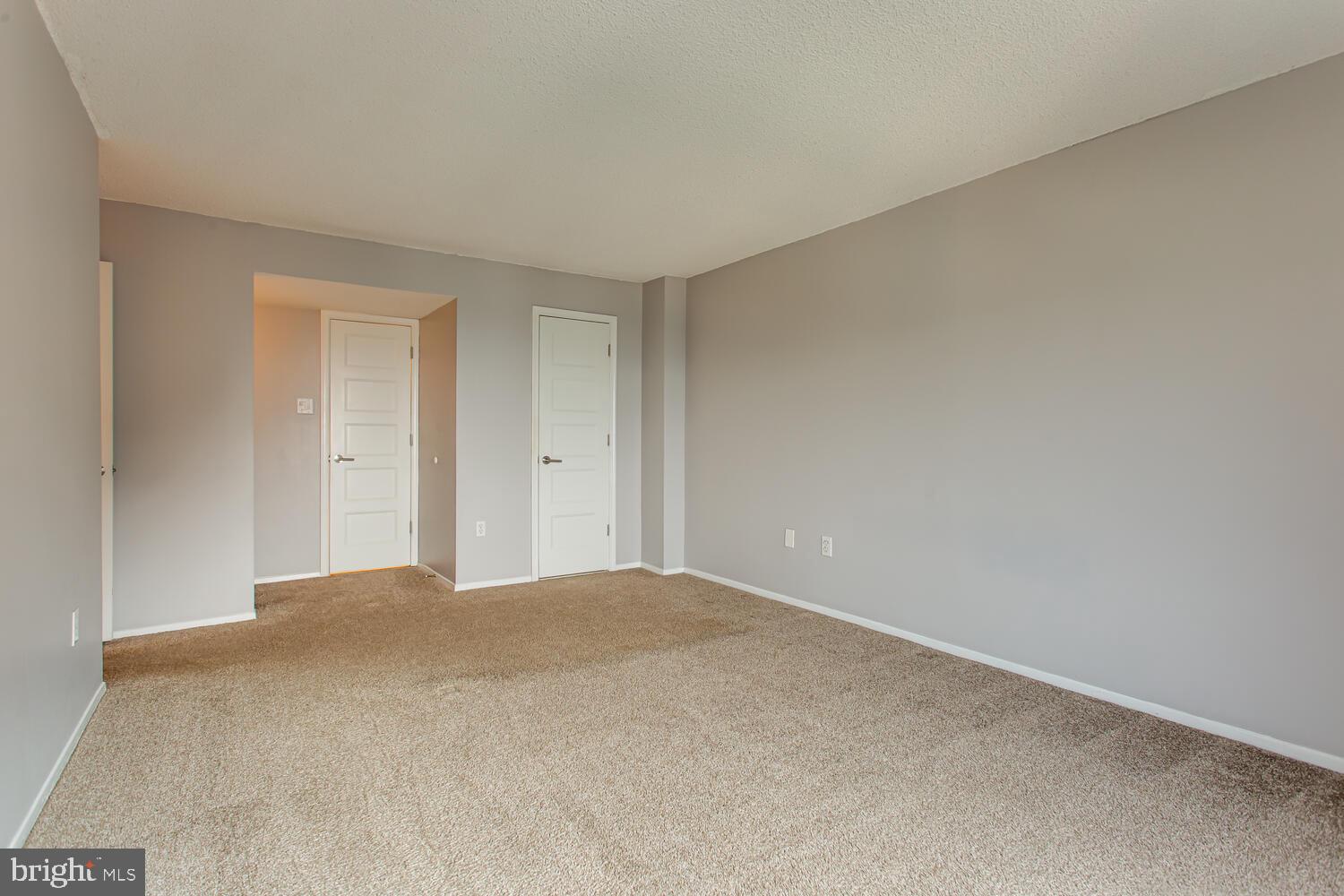 4500 S FOUR MILE RUN DRIVE Unit: 1015