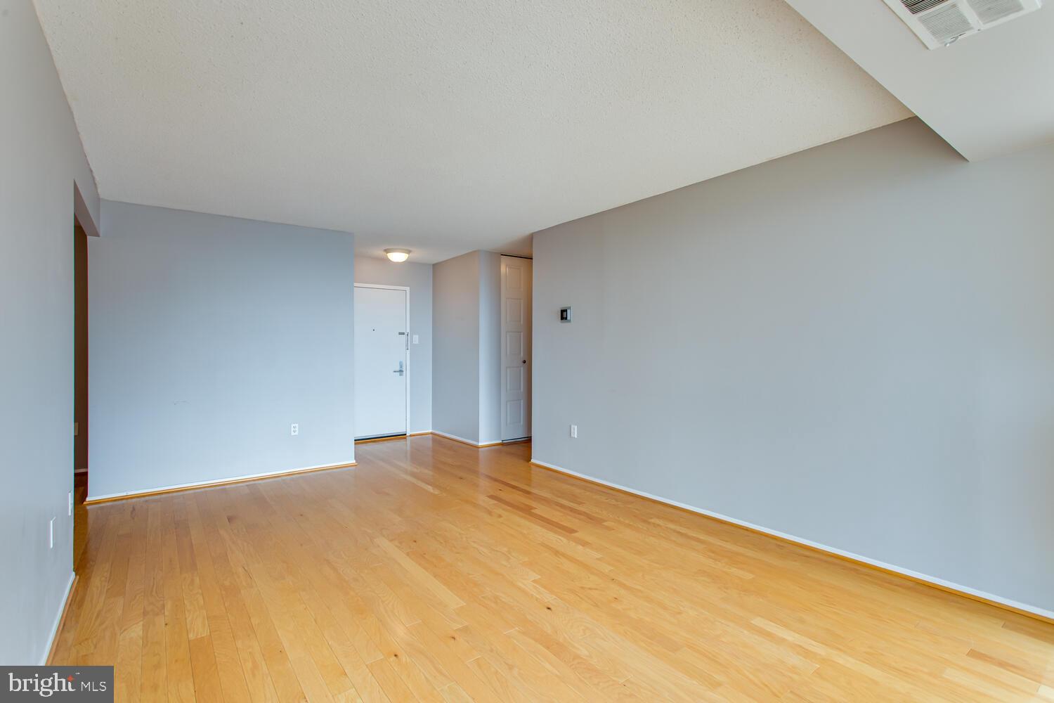 4500 S FOUR MILE RUN DRIVE Unit: 1015