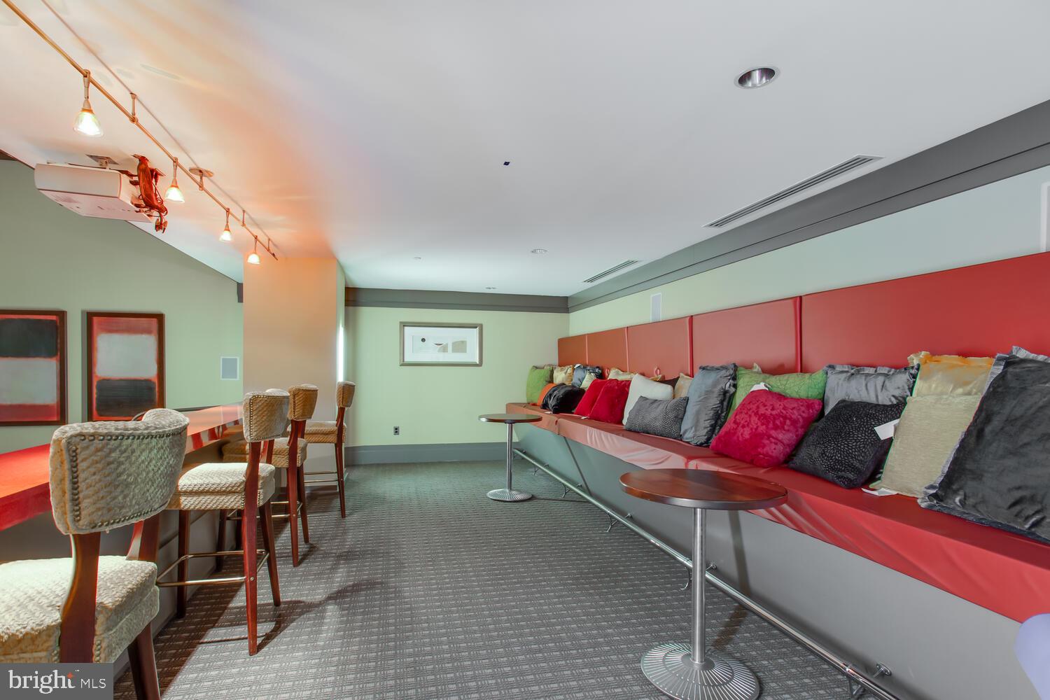 4500 S FOUR MILE RUN DRIVE Unit: 1015