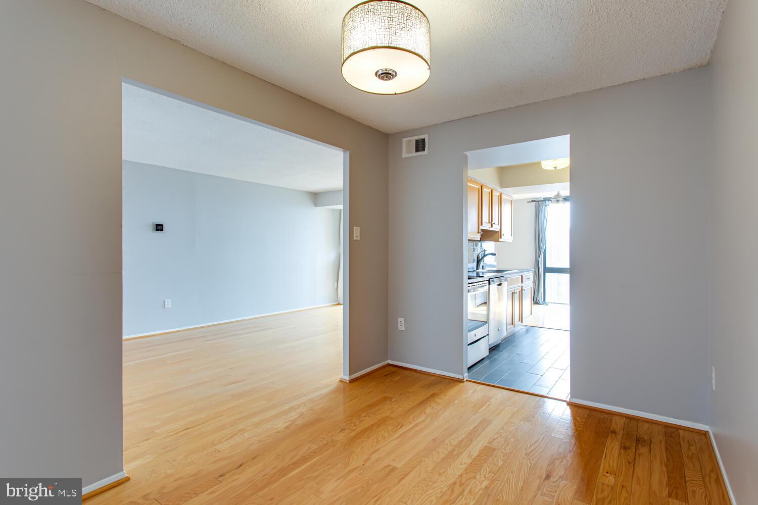 4500 S FOUR MILE RUN DRIVE Unit: 1015