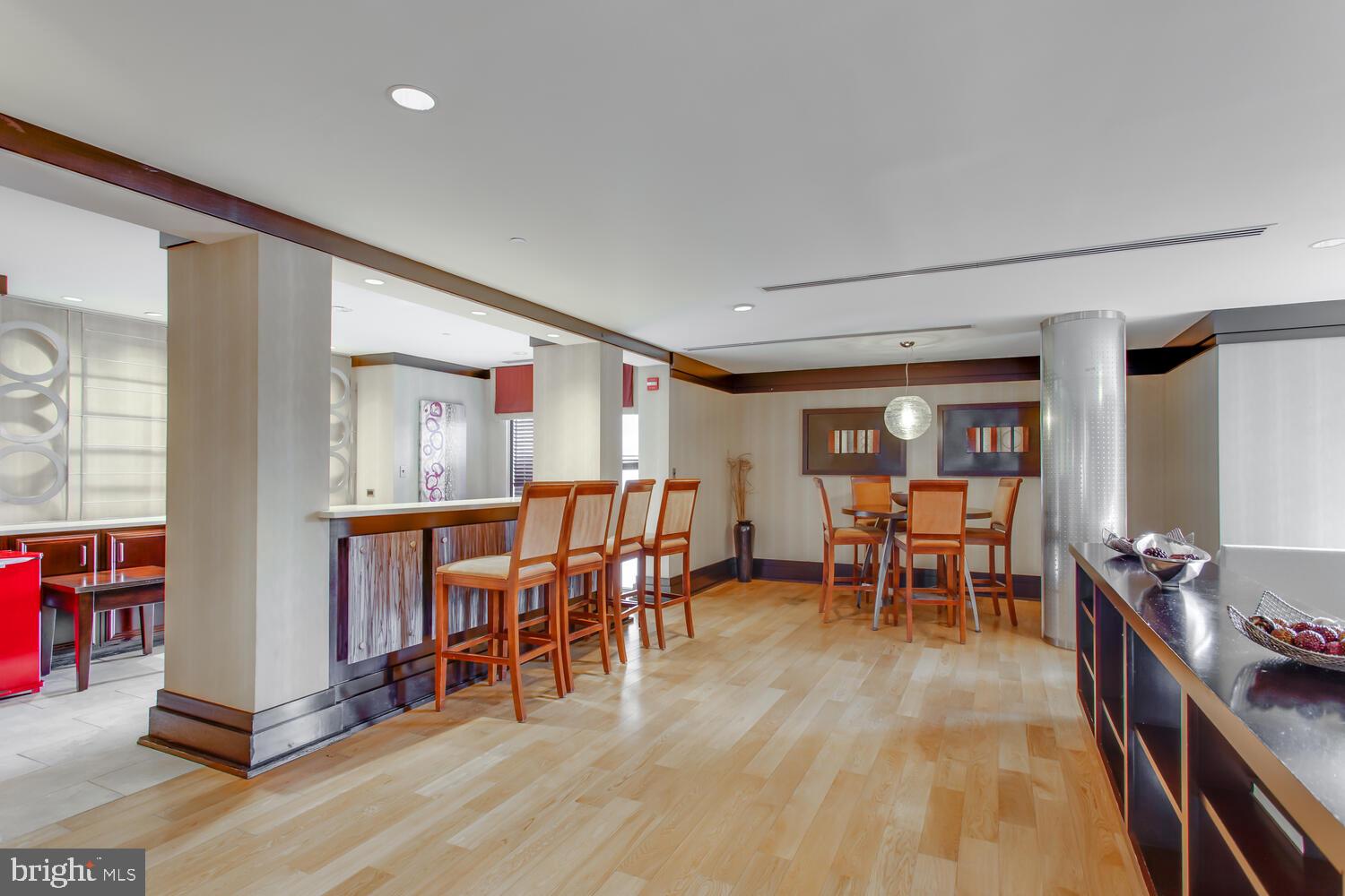 4500 S FOUR MILE RUN DRIVE Unit: 1015