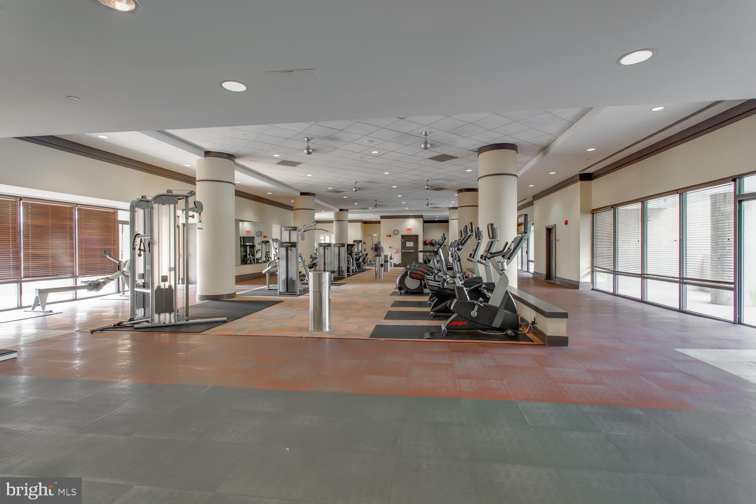 4500 S FOUR MILE RUN DRIVE Unit: 1015