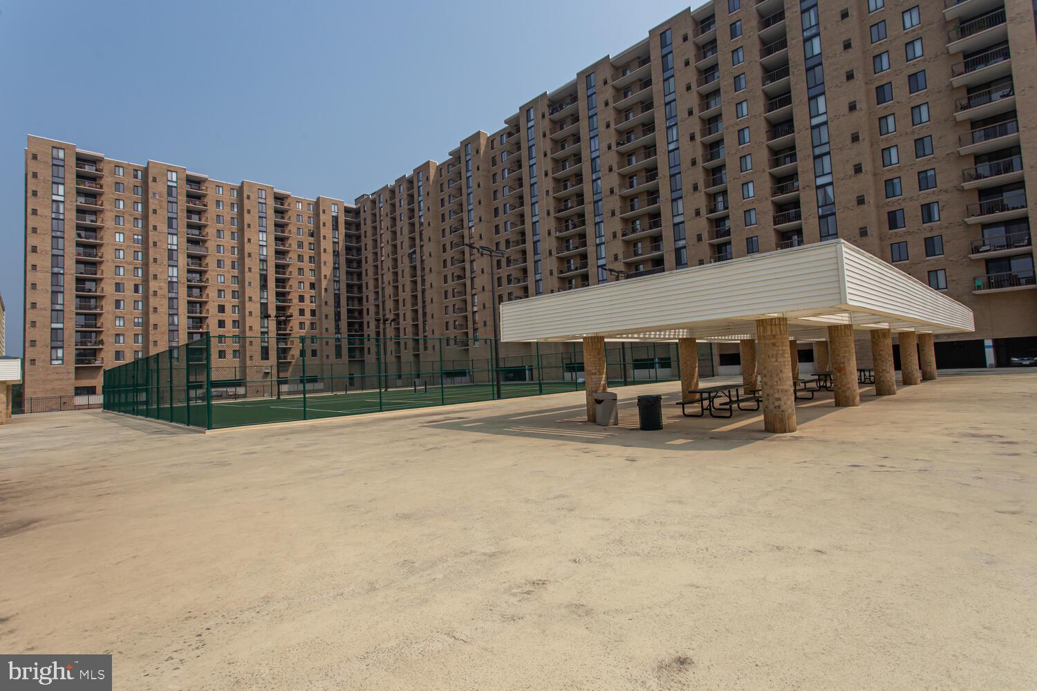 4500 S FOUR MILE RUN DRIVE Unit: 1015