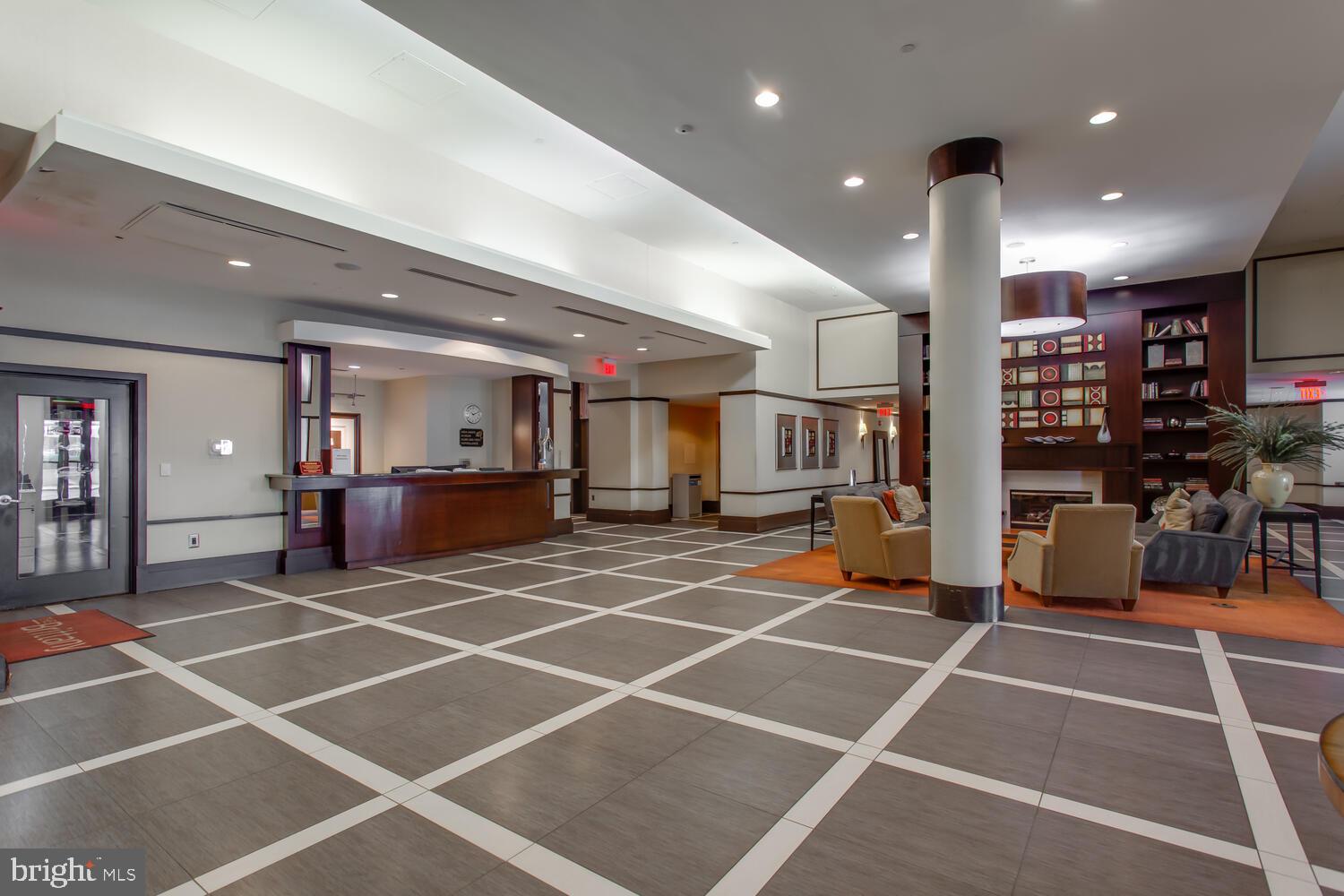 4500 S FOUR MILE RUN DRIVE Unit: 1015