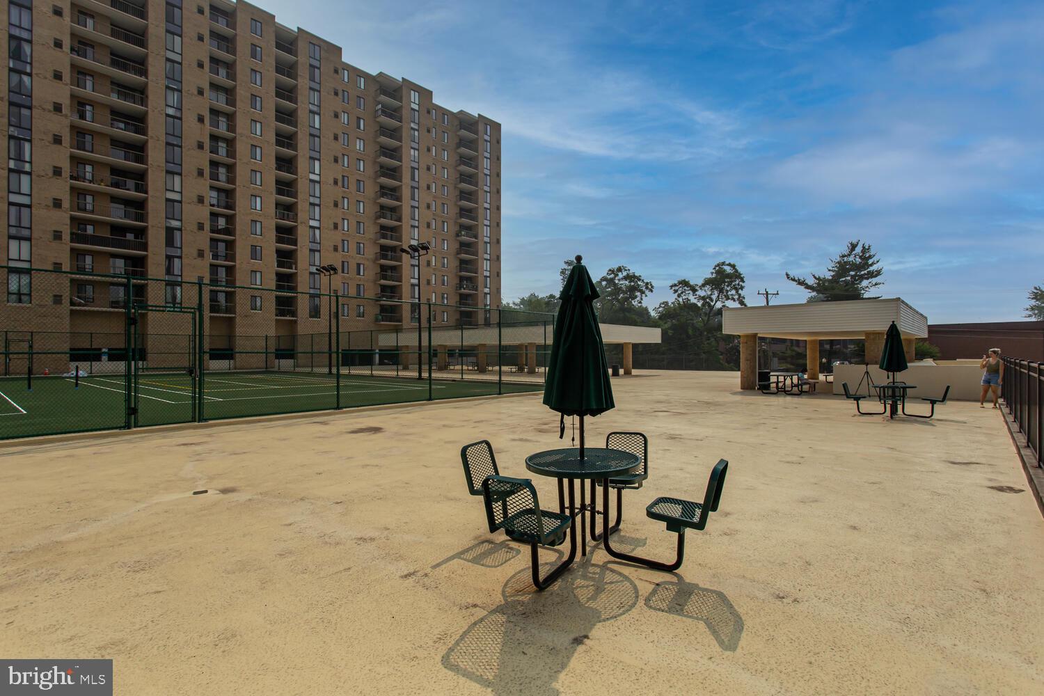 4500 S FOUR MILE RUN DRIVE Unit: 1015