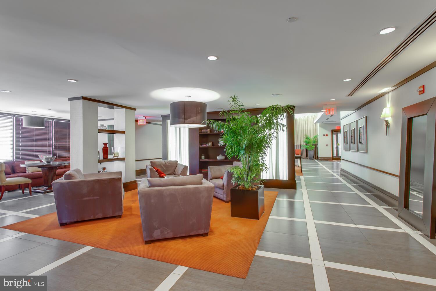 4500 S FOUR MILE RUN DRIVE Unit: 1015