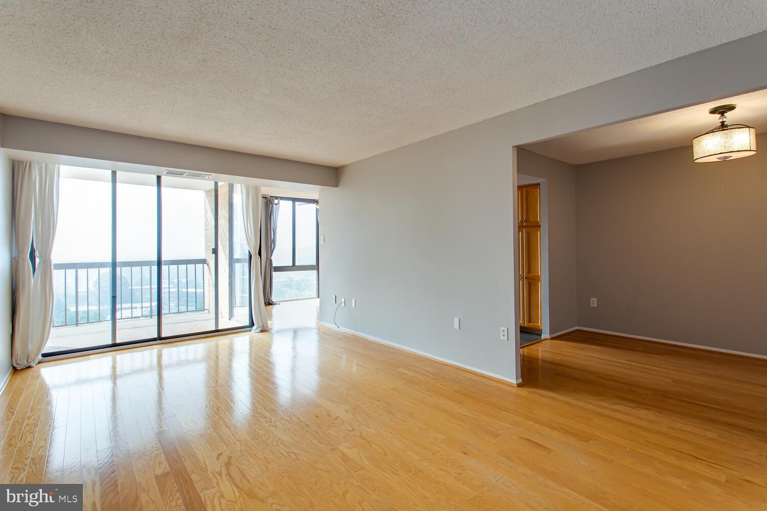 4500 S FOUR MILE RUN DRIVE Unit: 1015