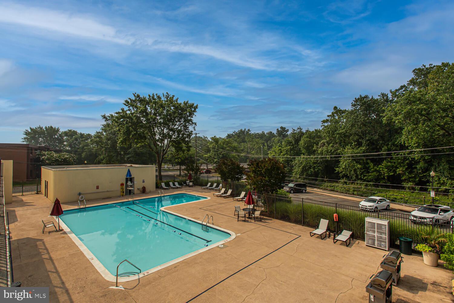 4500 S FOUR MILE RUN DRIVE Unit: 1015