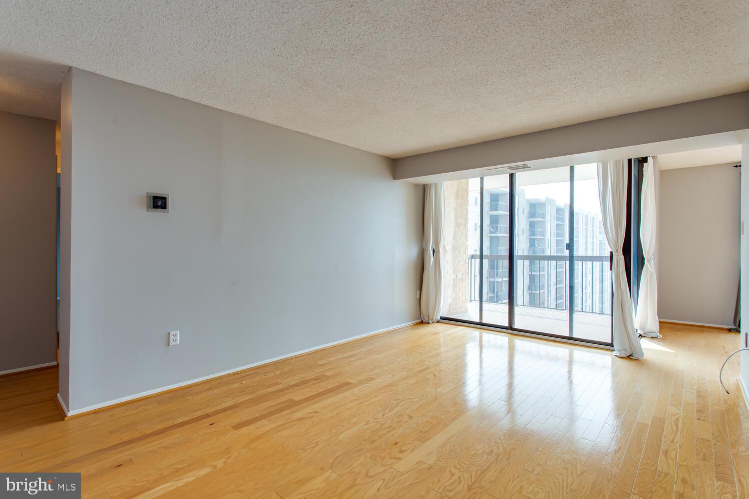 4500 S FOUR MILE RUN DRIVE Unit: 1015