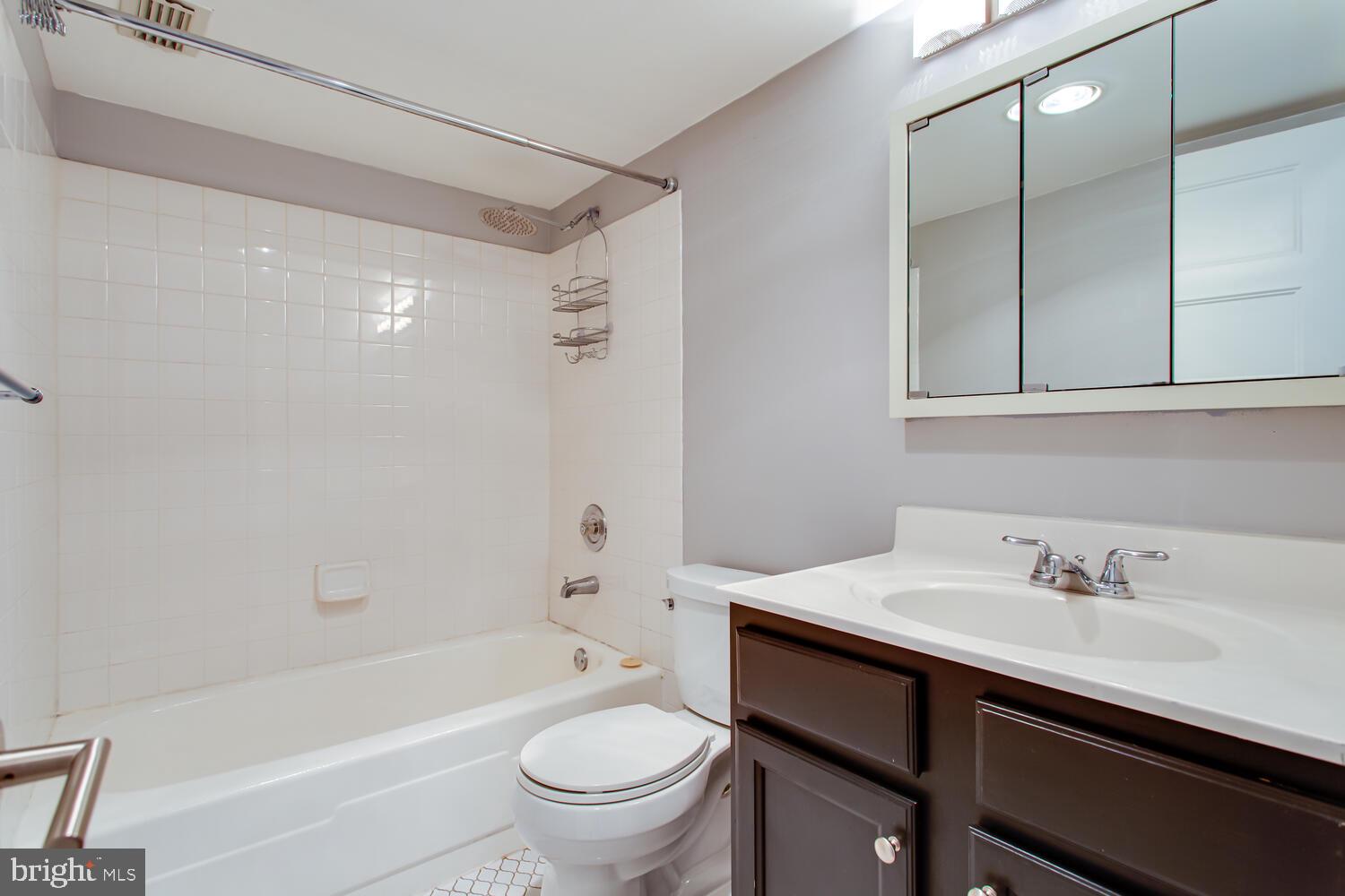 4500 S FOUR MILE RUN DRIVE Unit: 1015