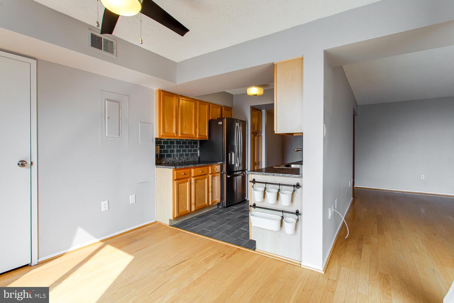 4500 S FOUR MILE RUN DRIVE Unit: 1015