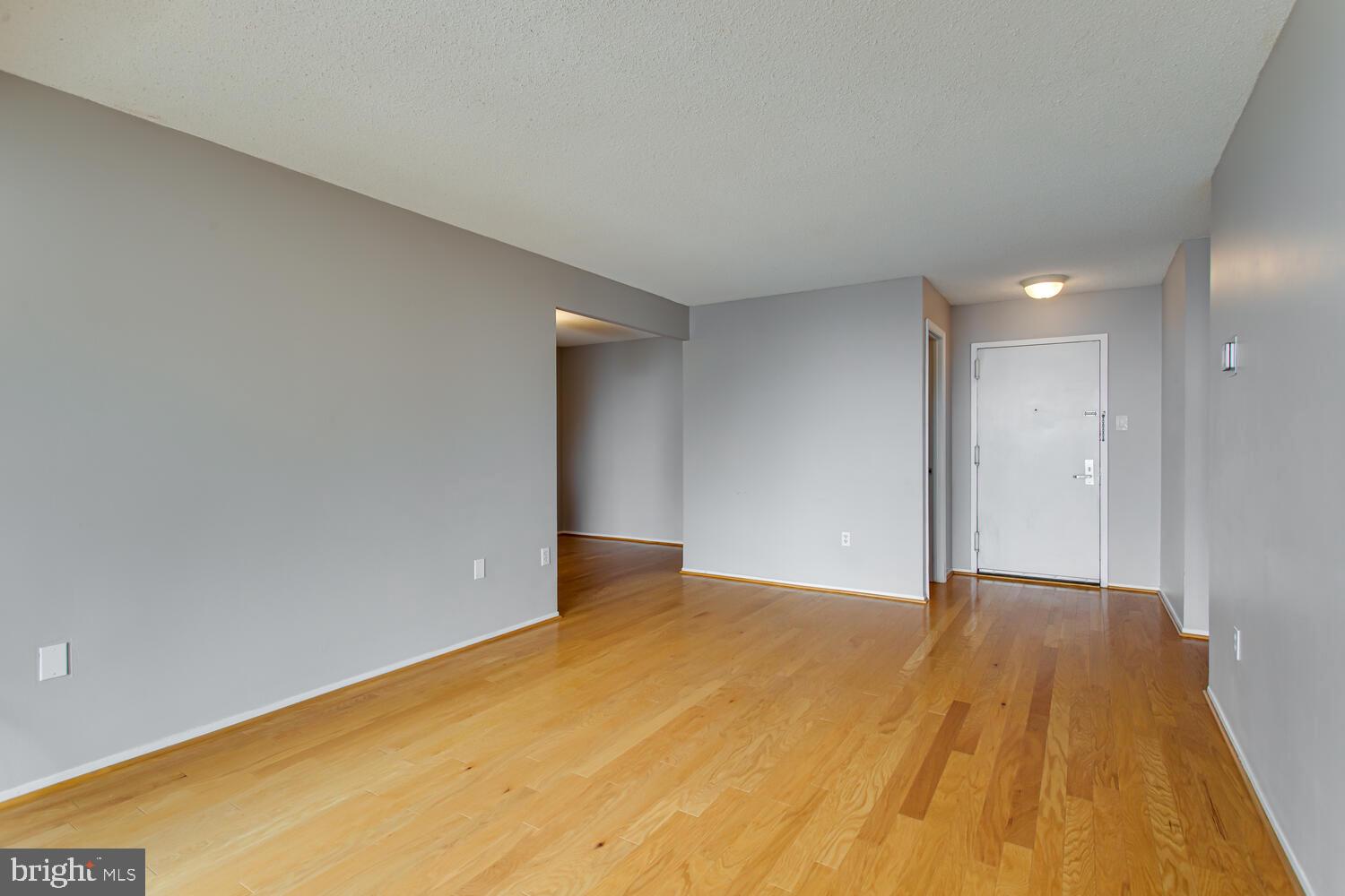 4500 S FOUR MILE RUN DRIVE Unit: 1015