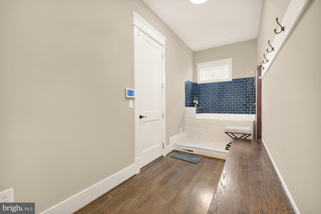 10602 OAK PLACE
