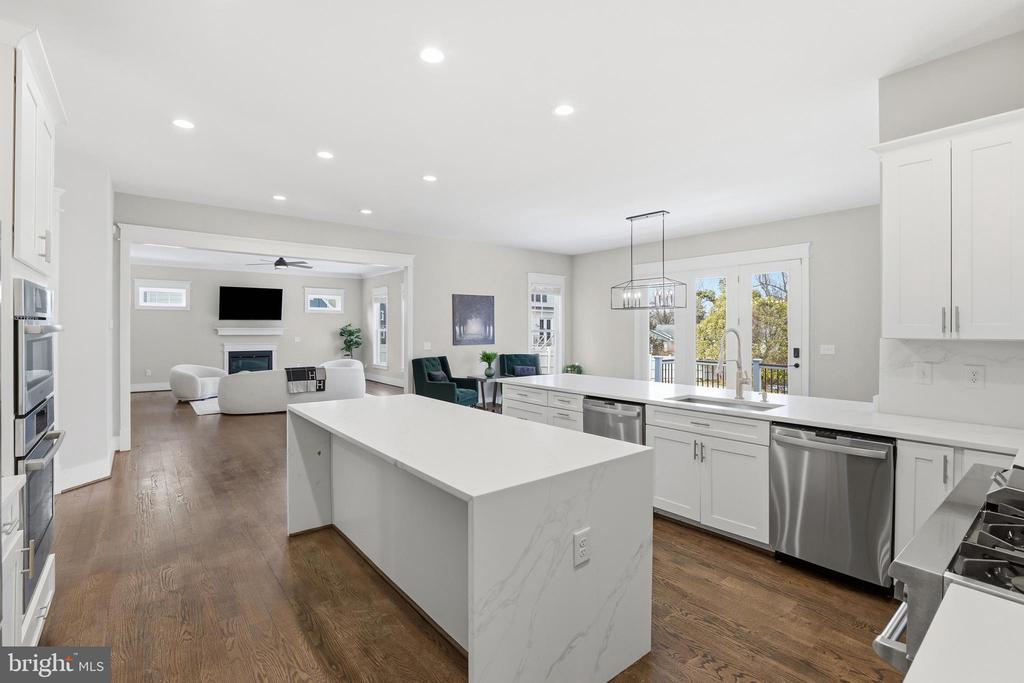 10602 OAK PLACE