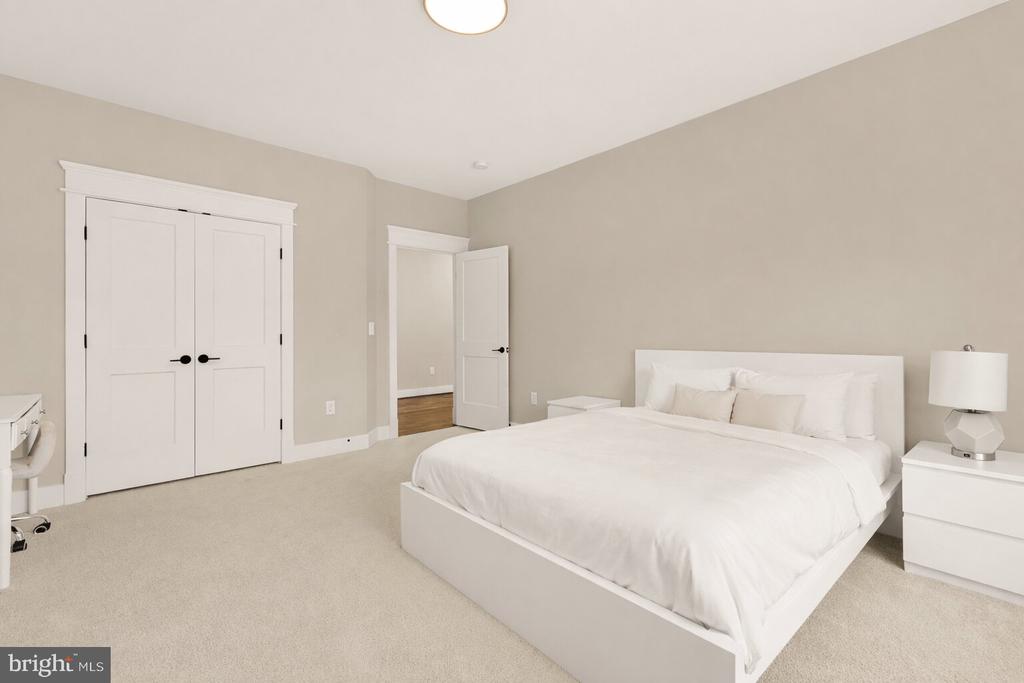 10602 OAK PLACE