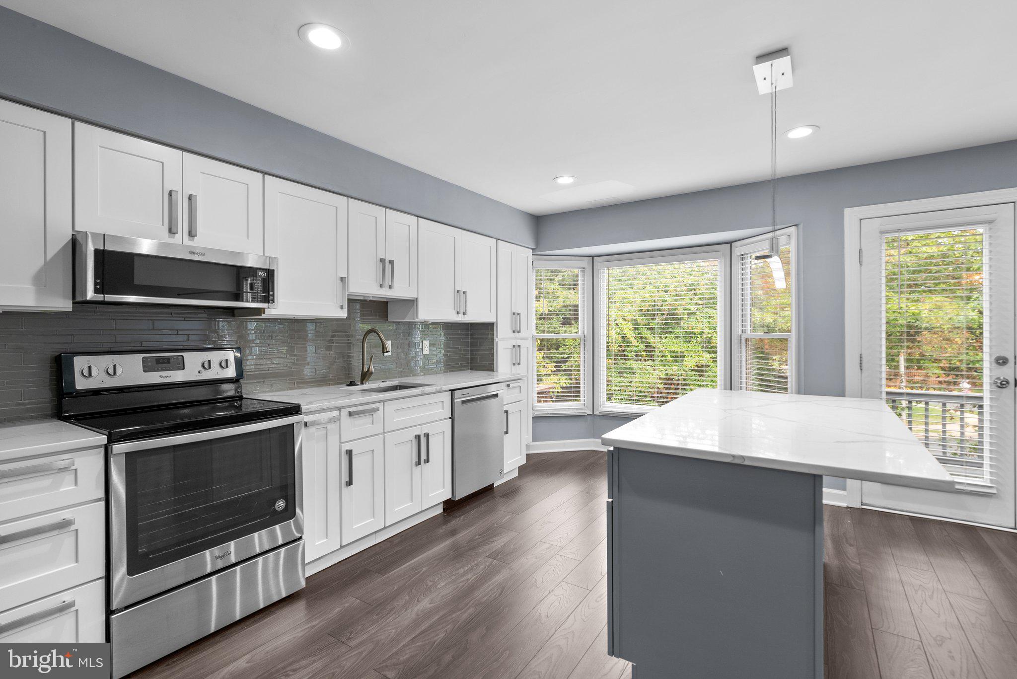 8104 Meadow Springs COURT