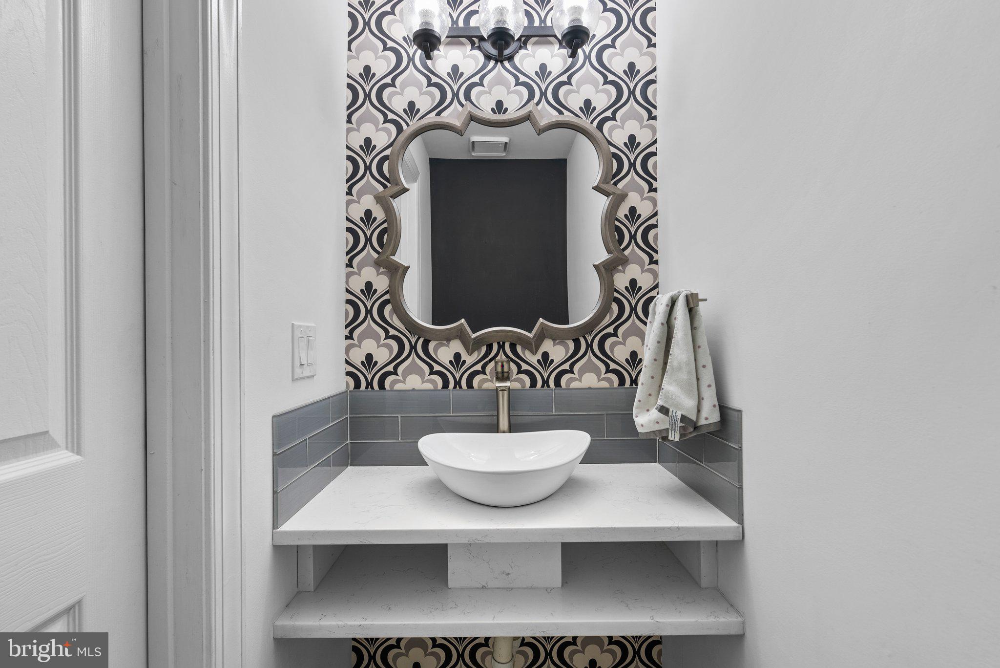 8104 Meadow Springs COURT