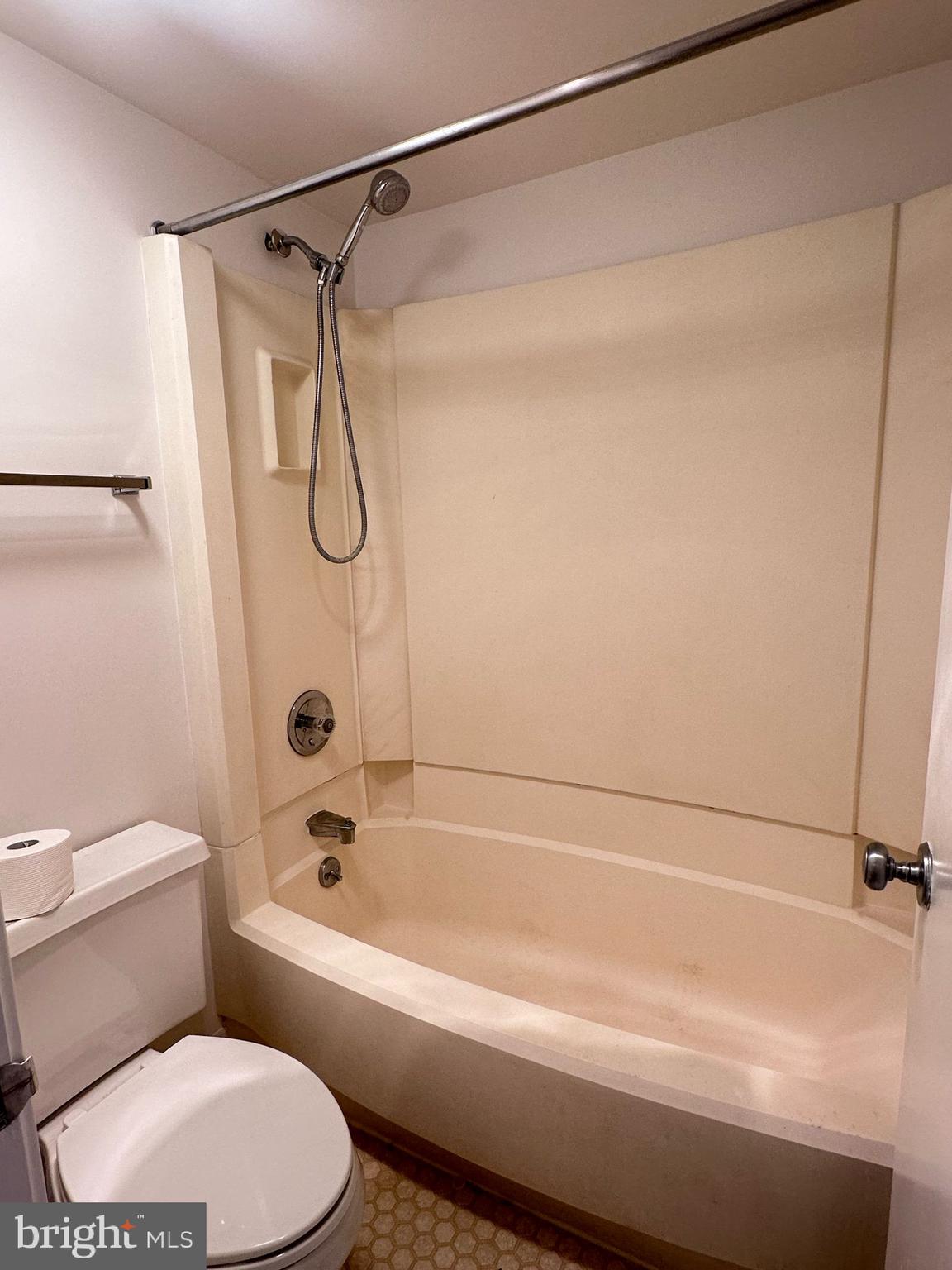 8340 Greensboro #606