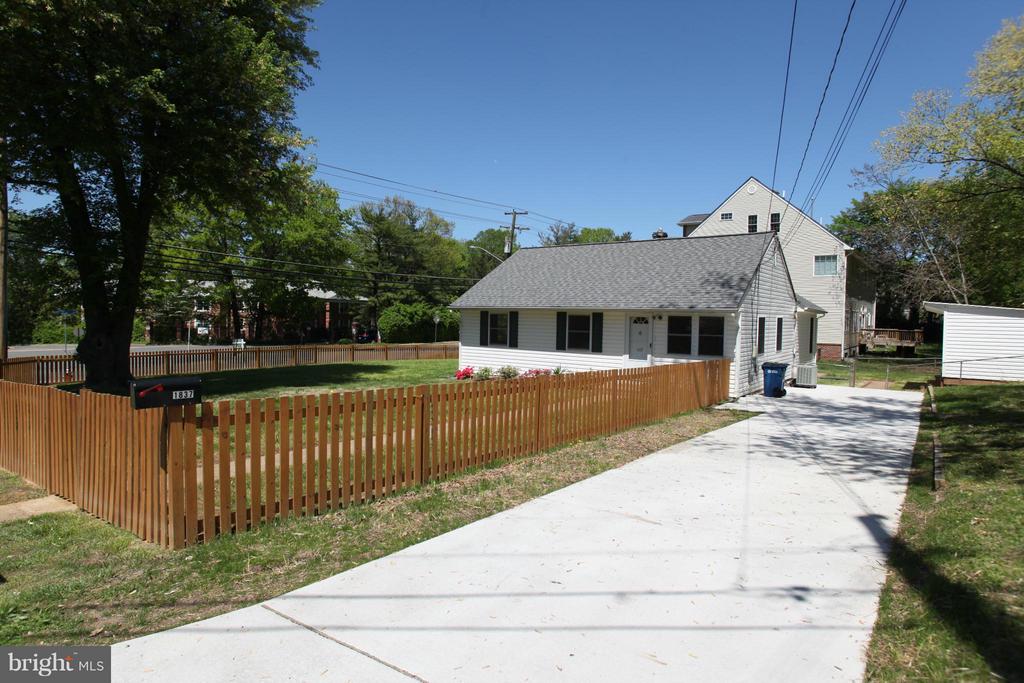 1837 LUSBY PL