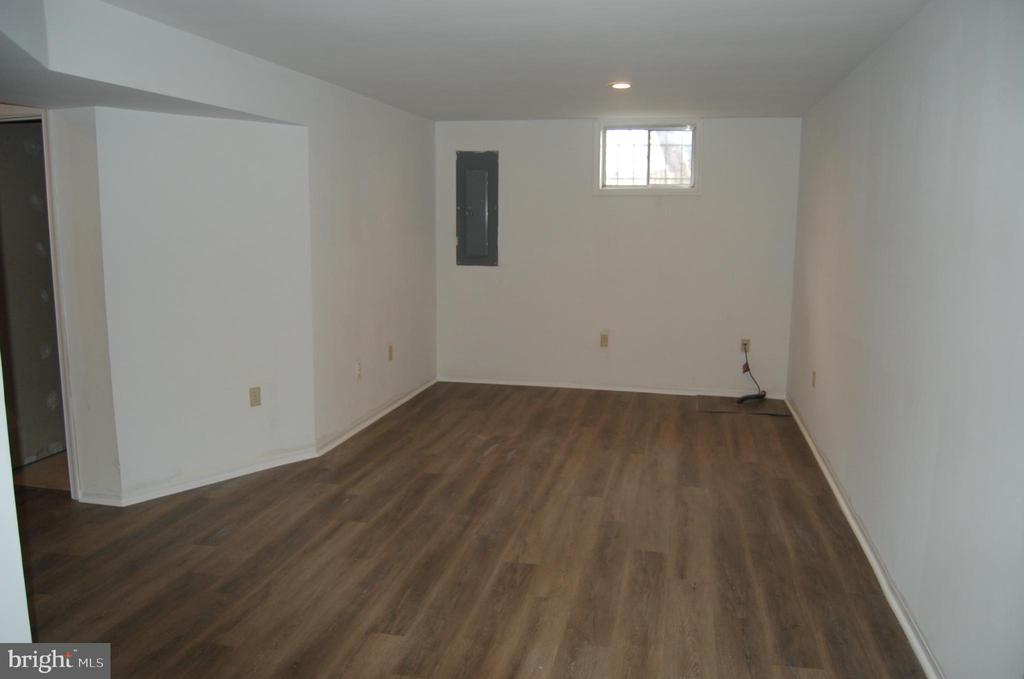 2413 BELLE HAVEN MEADOWS COURT