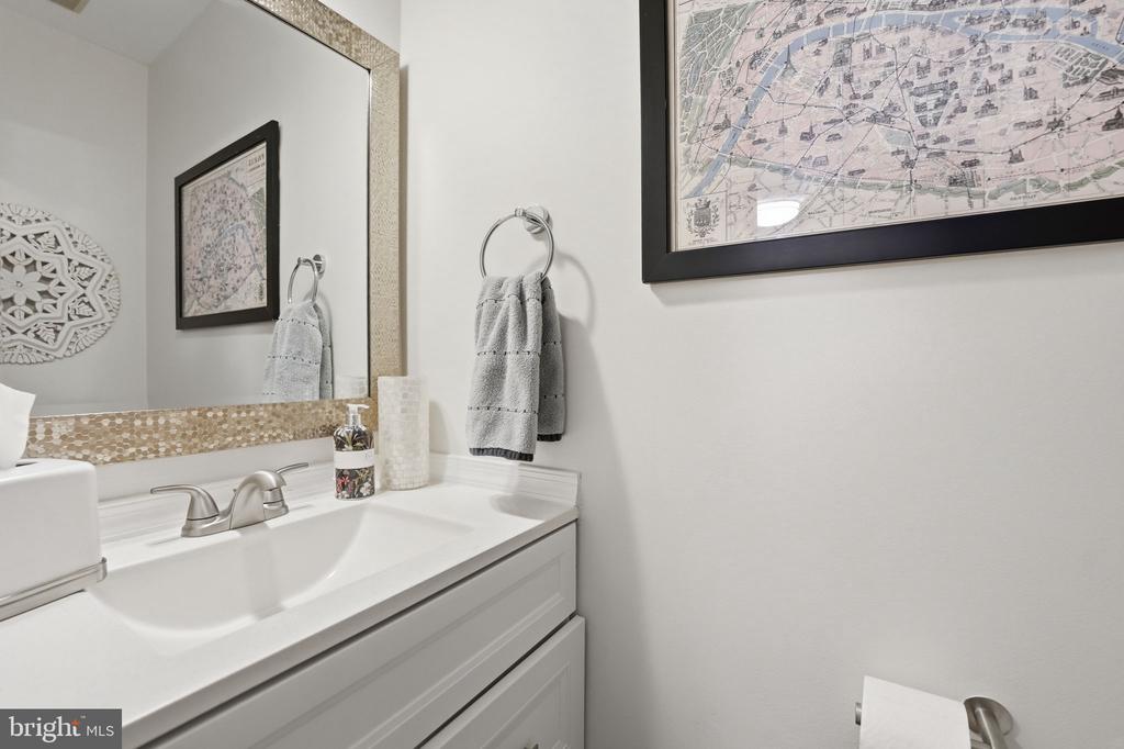 5629 RIDGE VIEW DRIVE