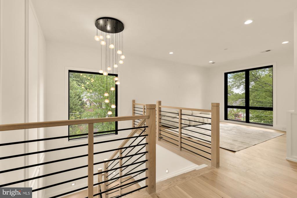 2000 OSWALD PLACE