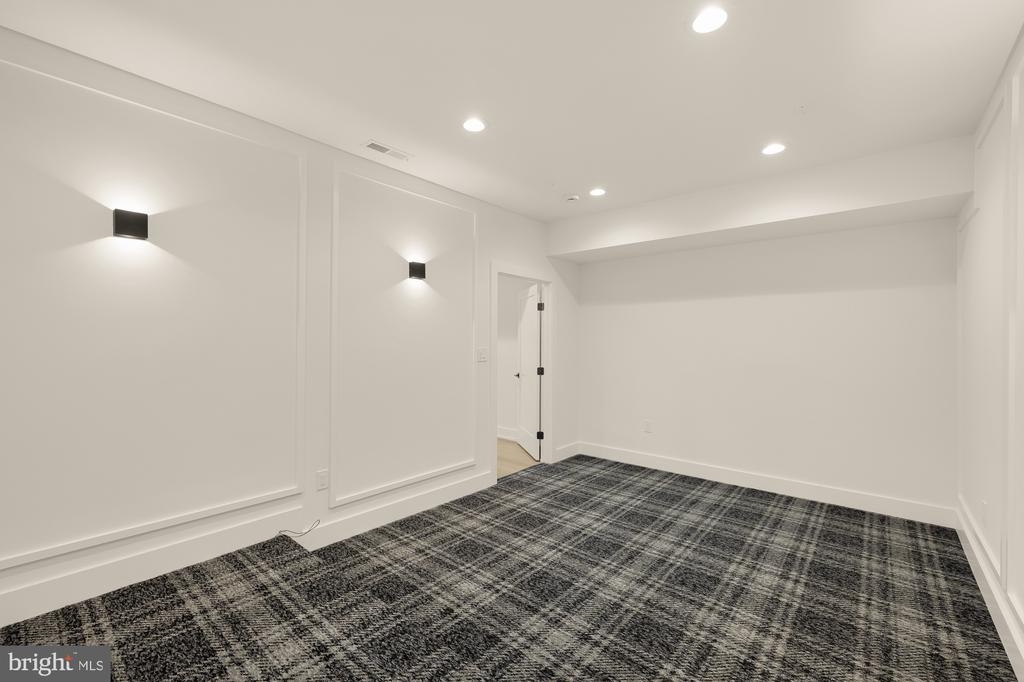 2000 OSWALD PLACE