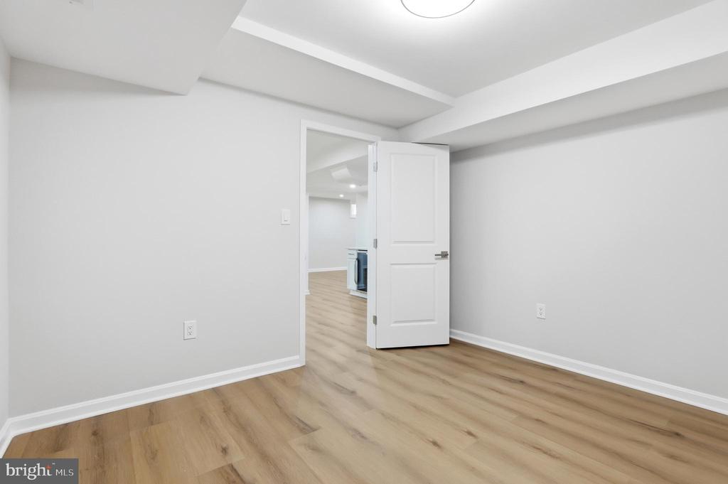 12136 WESTWOOD HILLS DRIVE