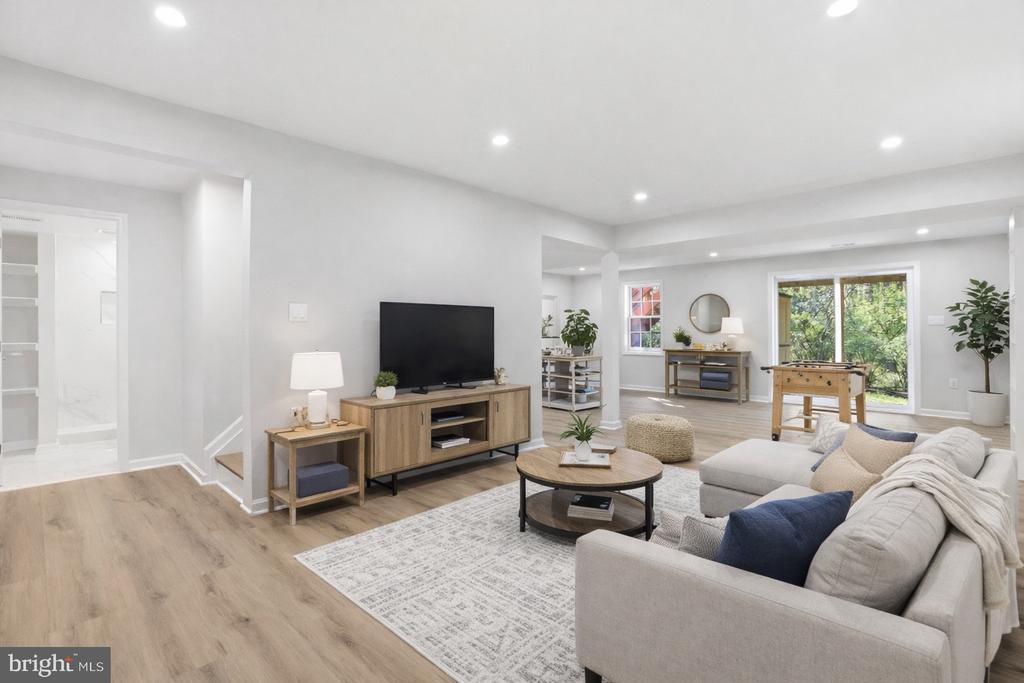 12136 WESTWOOD HILLS DRIVE