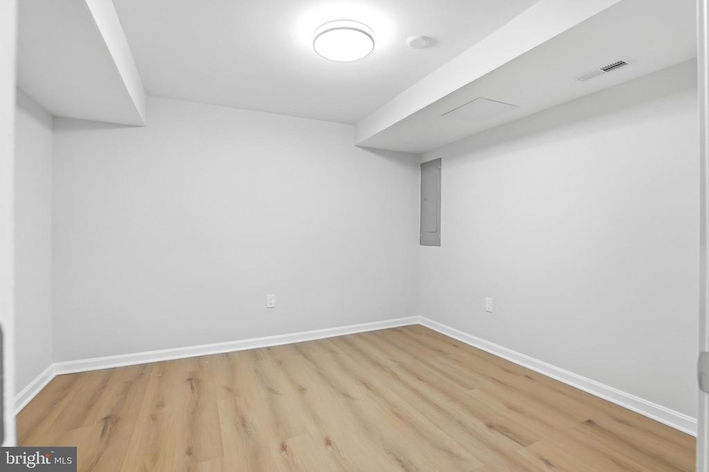 12136 WESTWOOD HILLS DRIVE