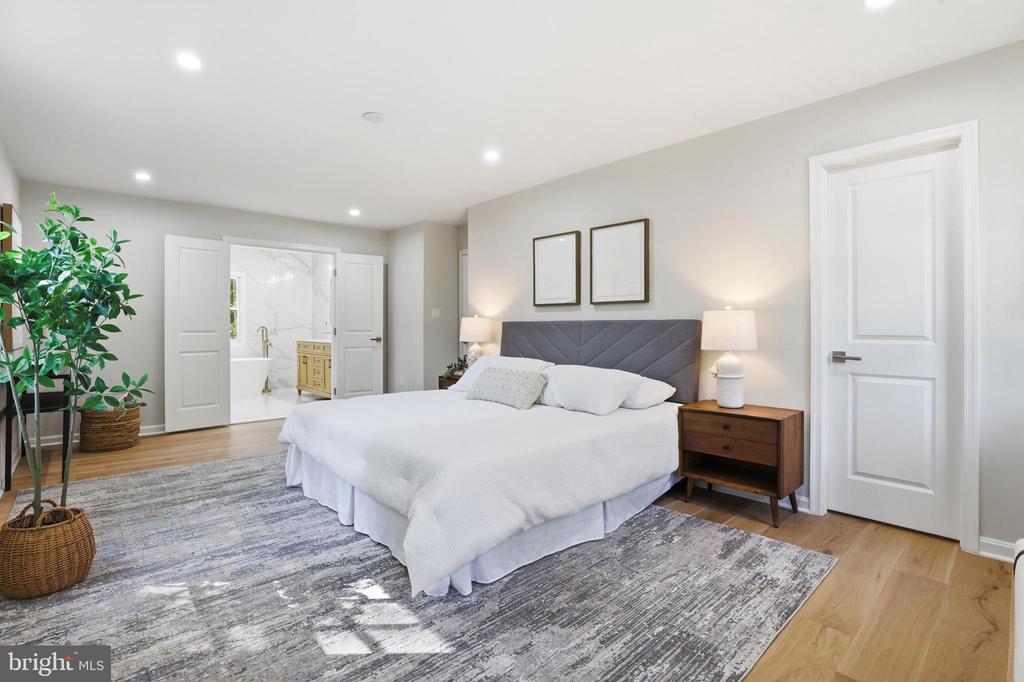 12136 WESTWOOD HILLS DRIVE
