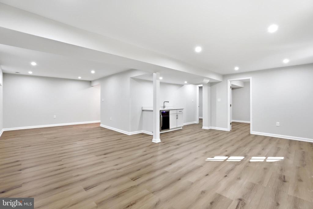 12136 WESTWOOD HILLS DRIVE