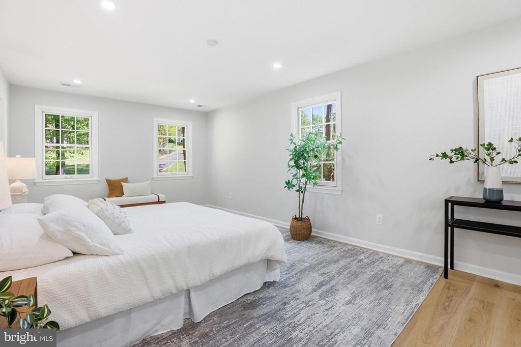 12136 WESTWOOD HILLS DRIVE