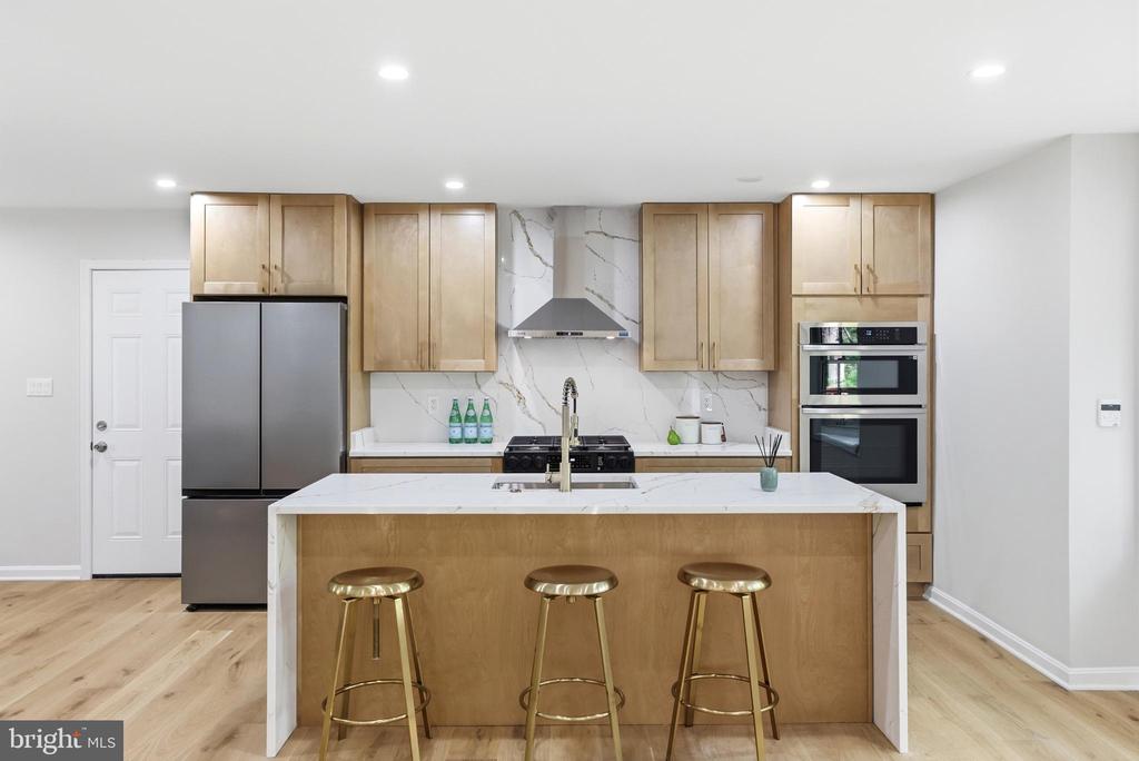 12136 WESTWOOD HILLS DRIVE