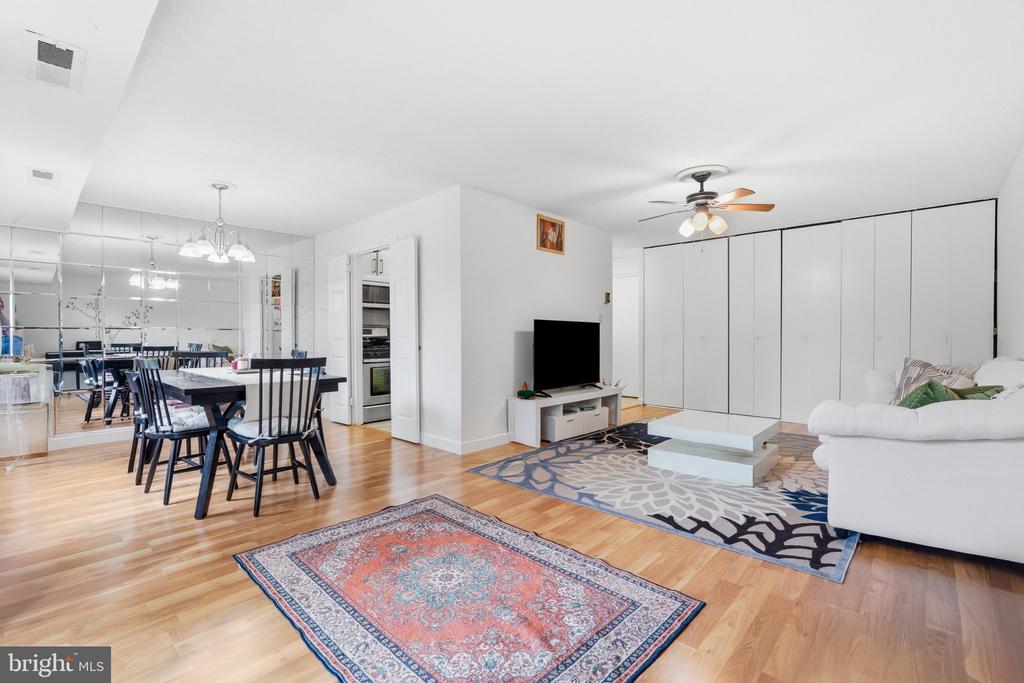 3100 S MANCHESTER STREET Unit: 632