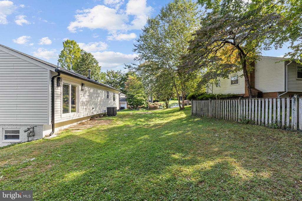 300 VALEVIEW COURT NW