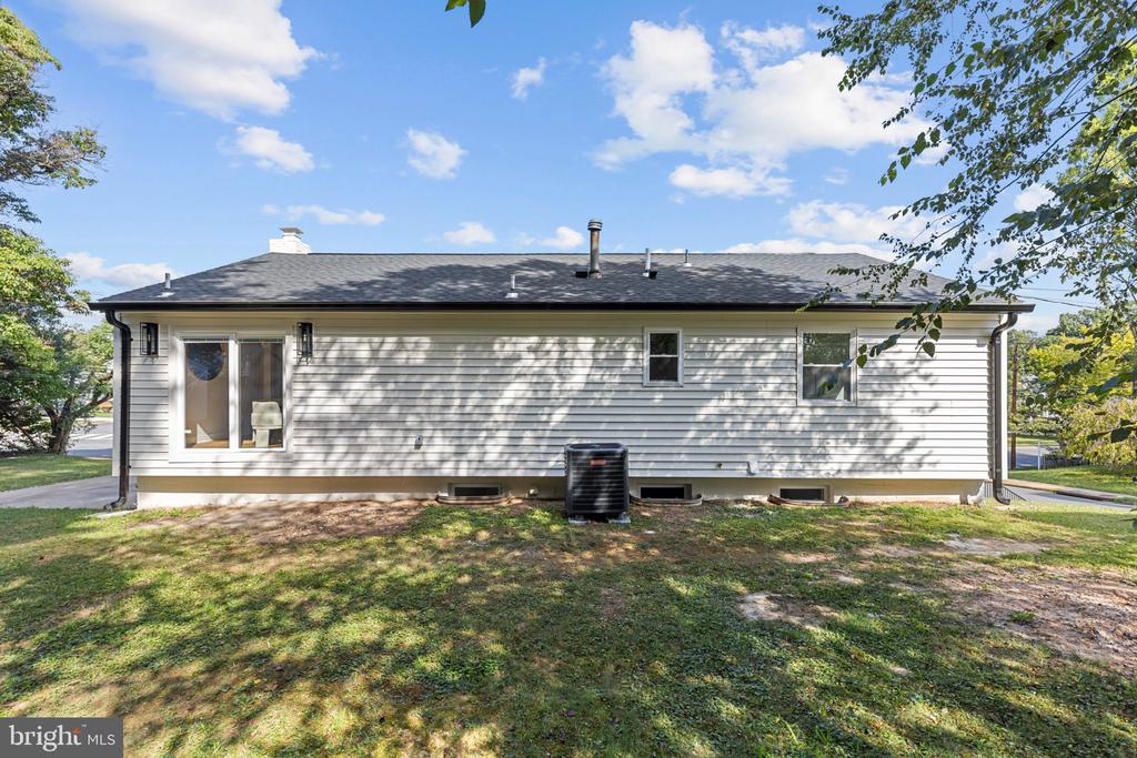 300 VALEVIEW COURT NW