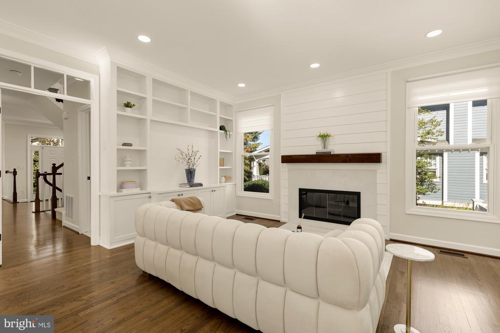 1505 SPRING VALE AVENUE