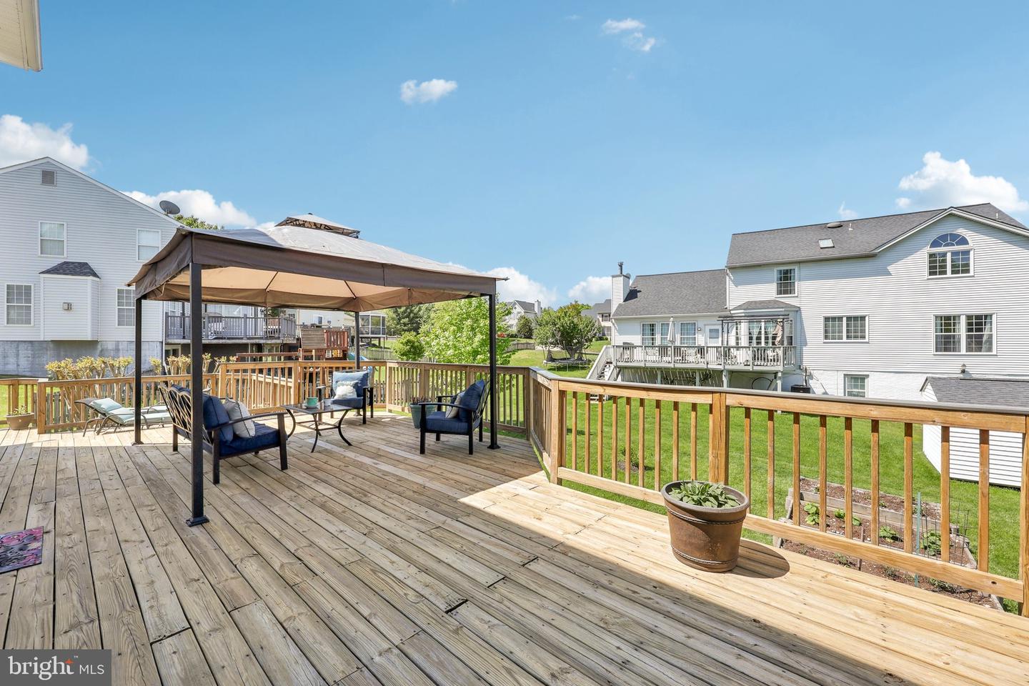 5 Meade Ct
