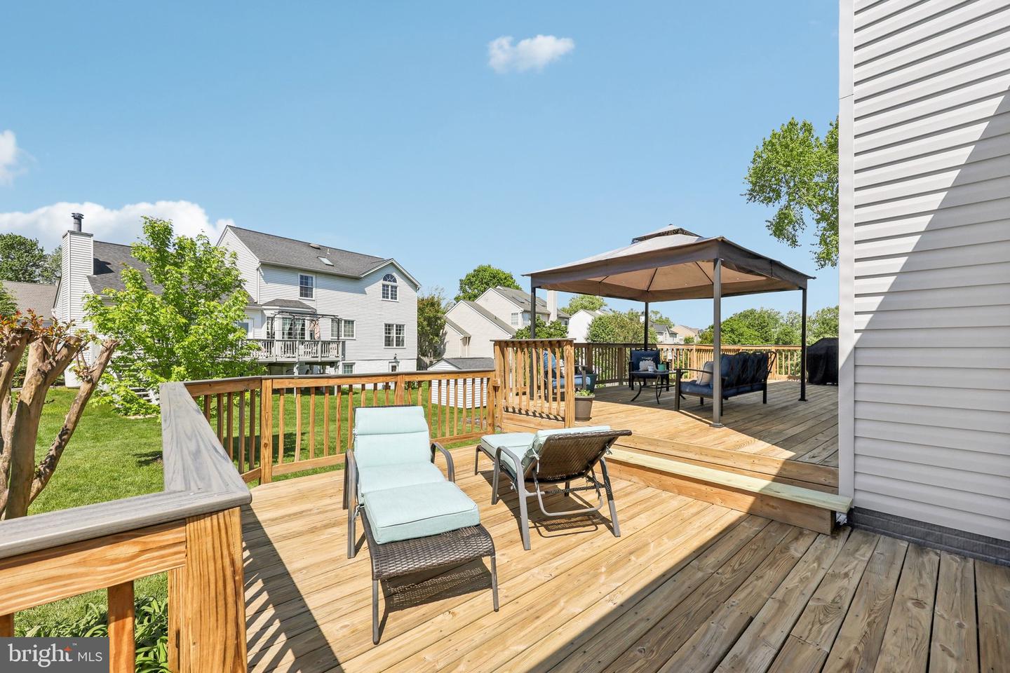 5 Meade Ct