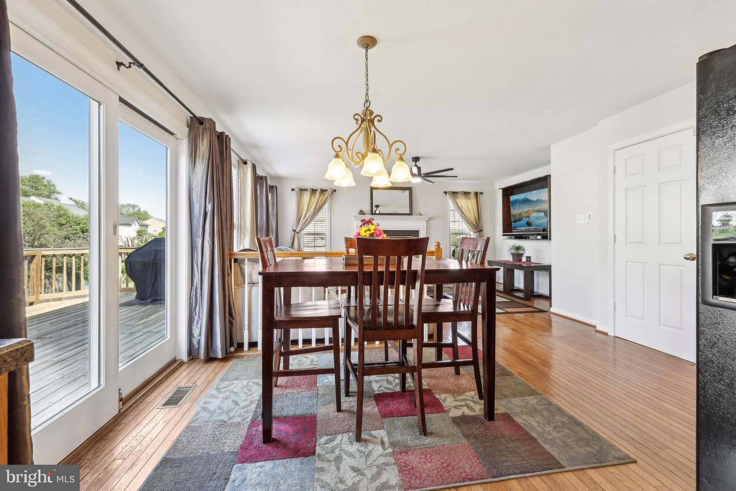 5 Meade Ct