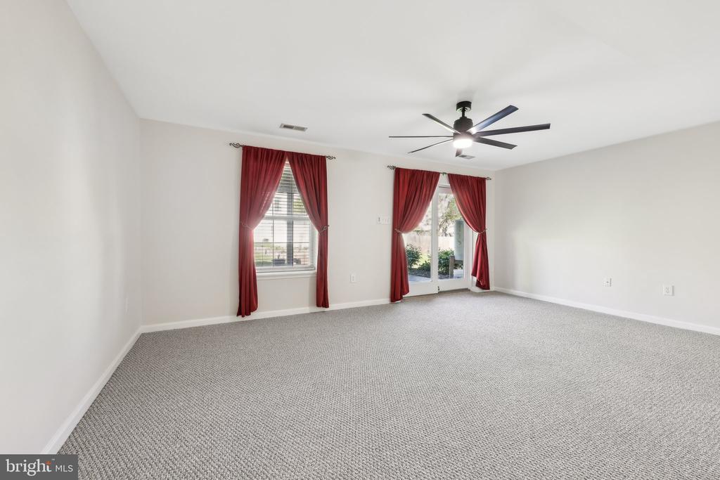 5 Meade Ct