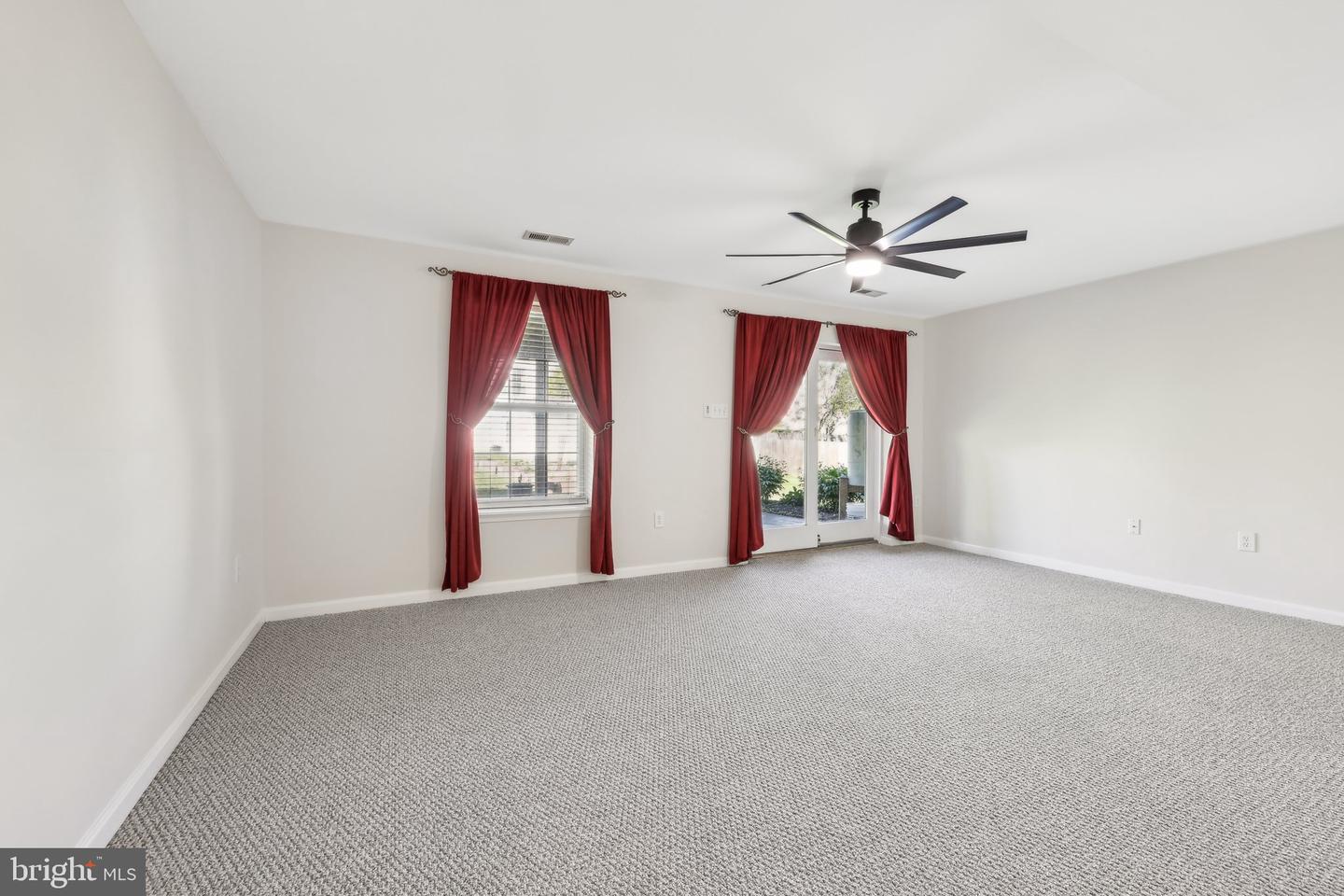 5 Meade Ct