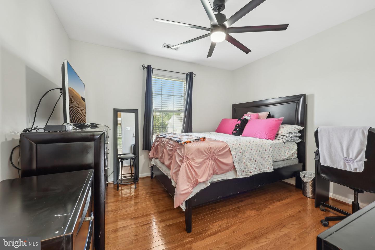 5 Meade Ct