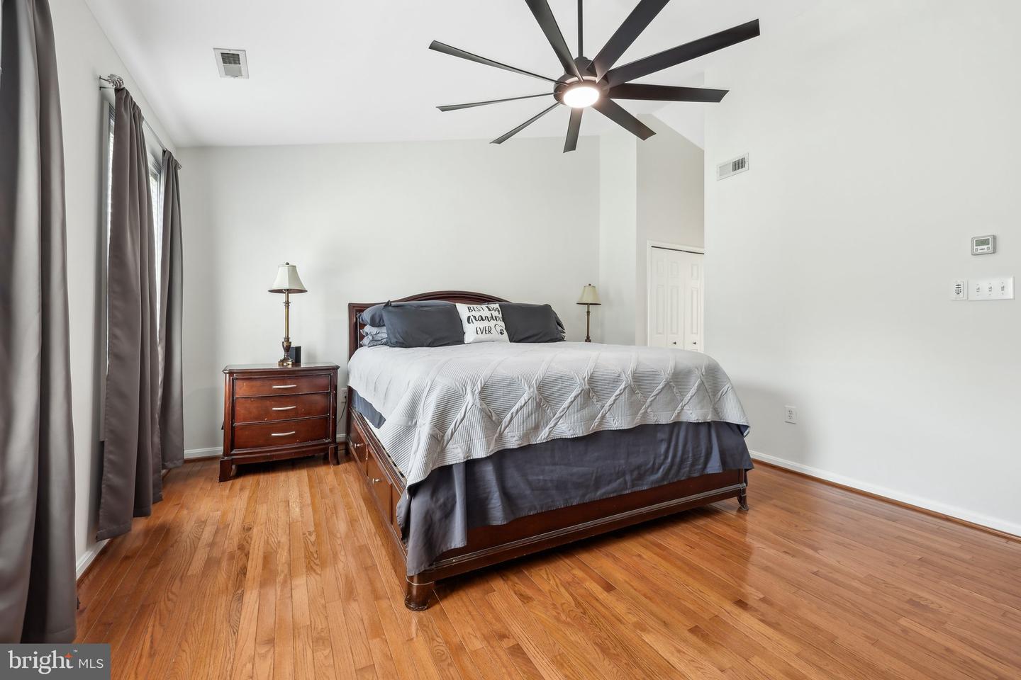5 Meade Ct