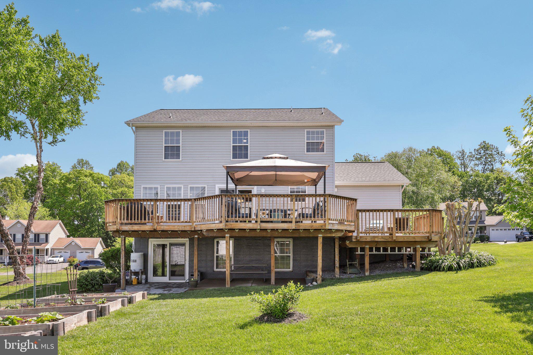 5 Meade Ct