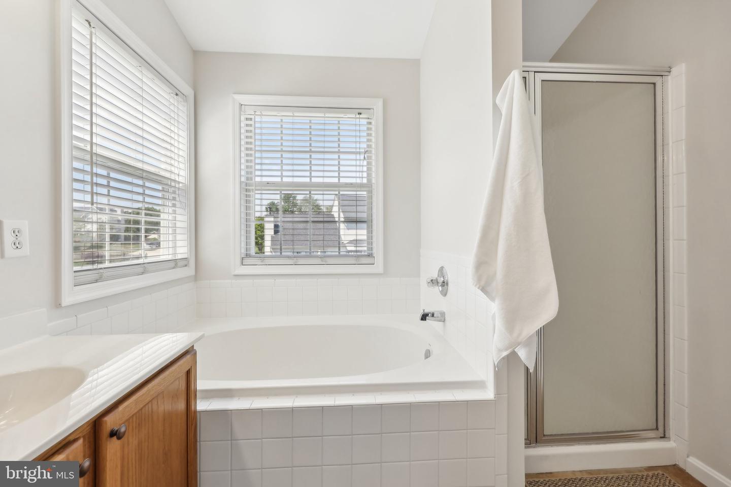 5 Meade Ct