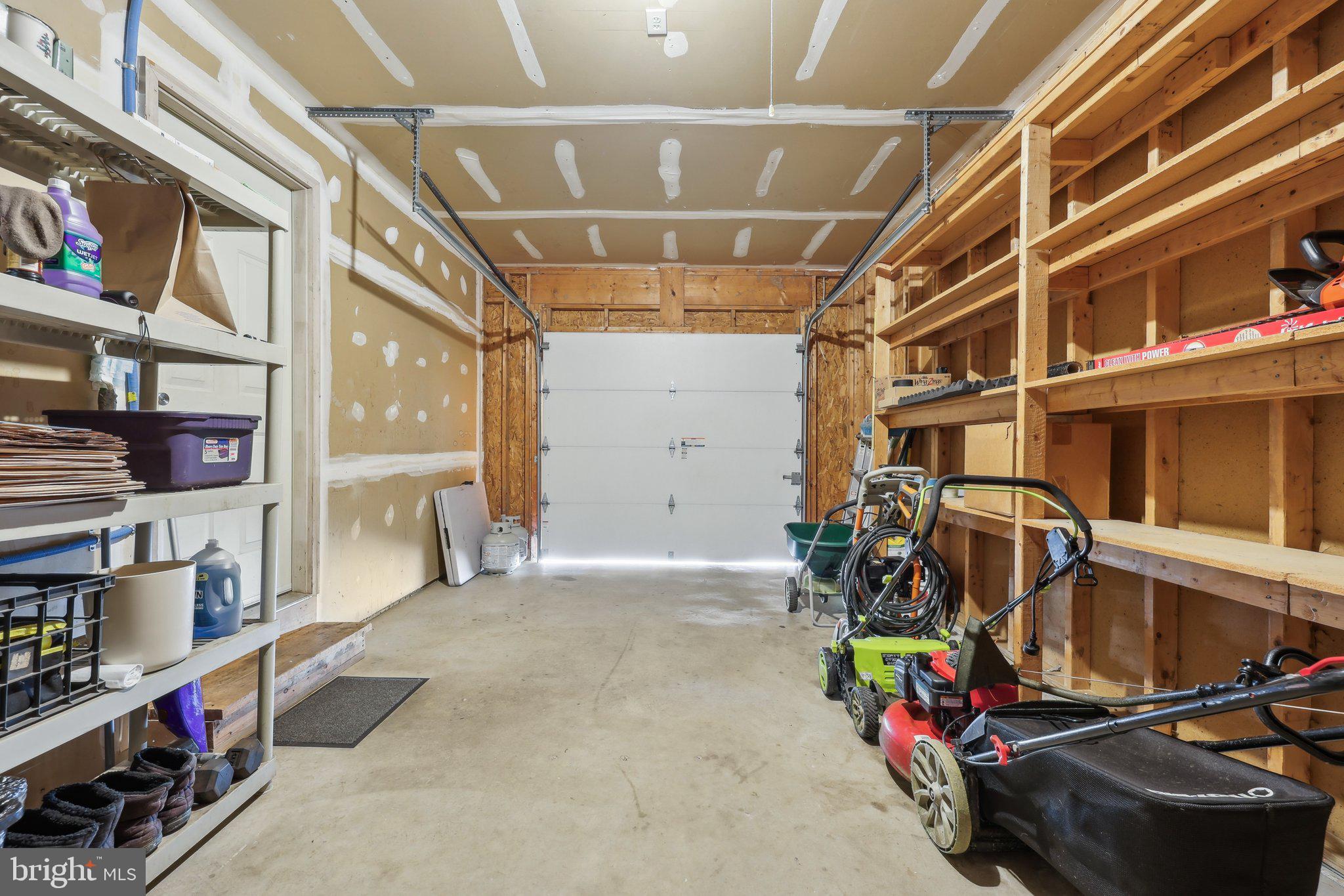 5 Meade Ct
