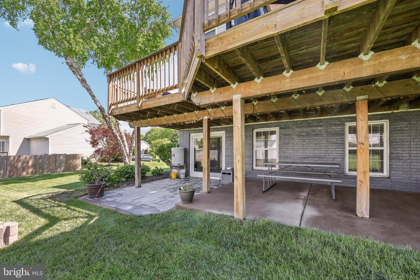 5 Meade Ct