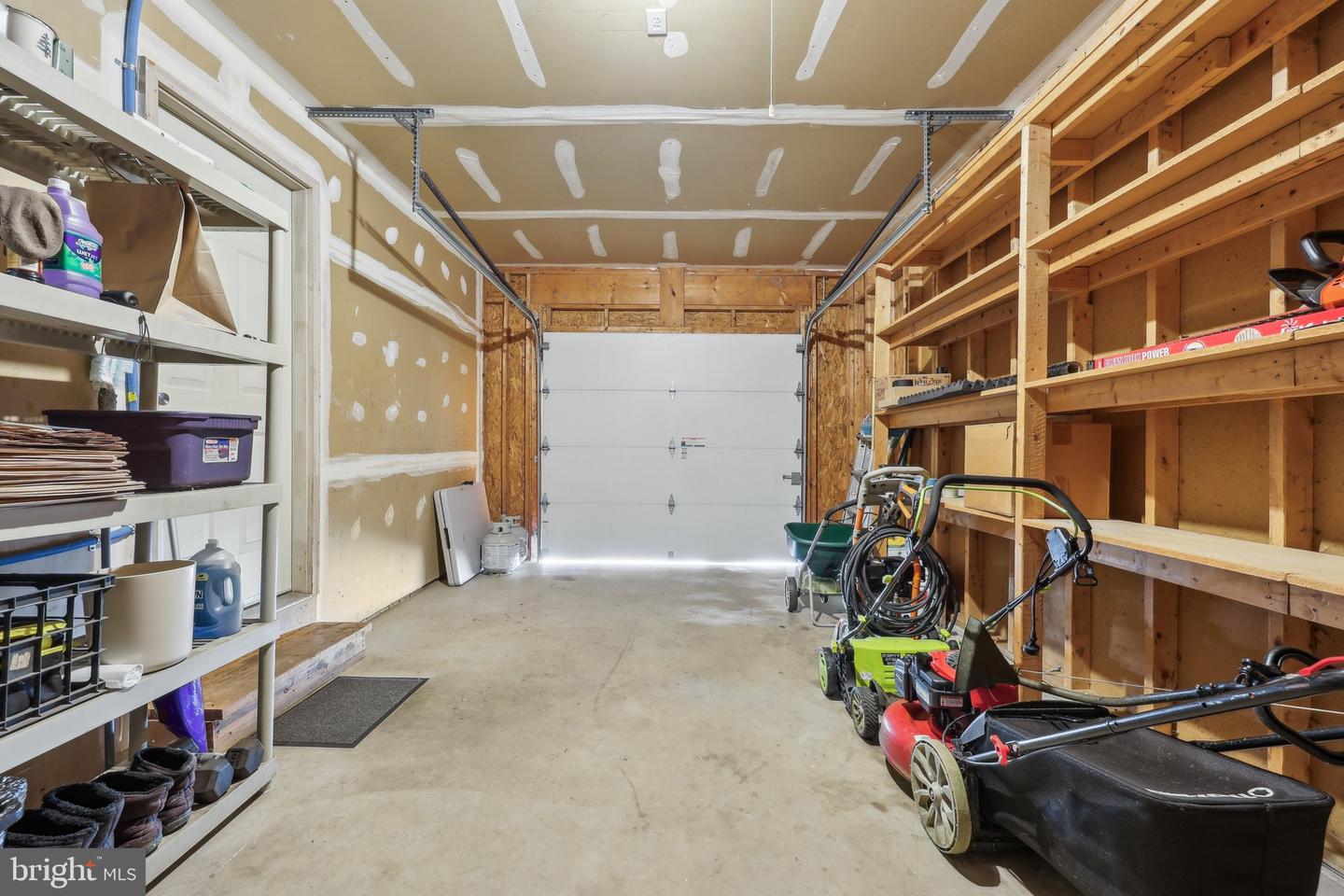 5 Meade Ct